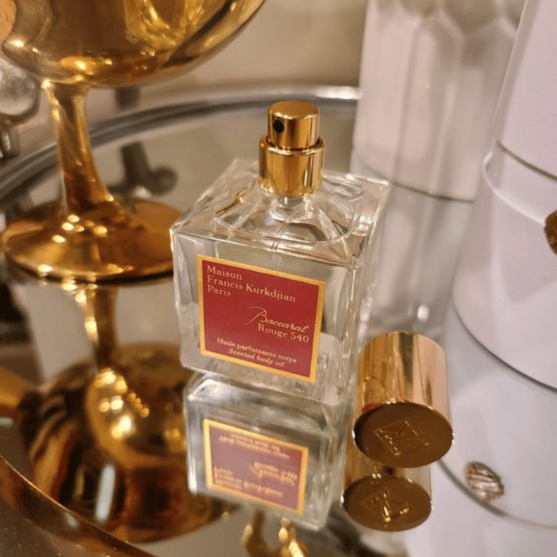 Baccarat Rouge 540 Body Oil có thành phần từ các loại dầu tự nhiên cao cấp, mang đến nhiều công dụng tuyệt vời cho làn da.